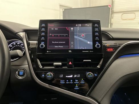 Used 2023 Toyota Camry XLE image 9