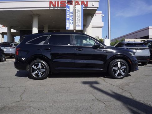 Used 2021 Kia Sorento S image 3