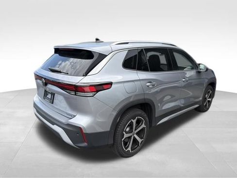 Certified 2025 Volkswagen Tiguan SE AWD/4WD image 3