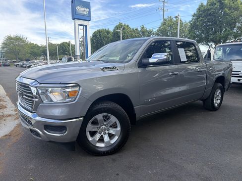 Used 2024 RAM 1500 Laramie AWD/4WD image 5