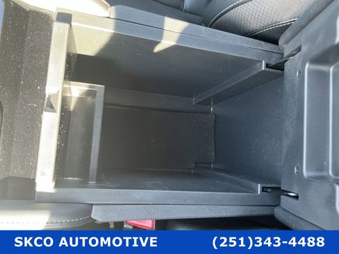 Used 2023 Nissan Pathfinder SL w/ Black Appearance Package FWD image 15
