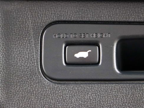 Used 2023 Honda Pilot Touring image 32