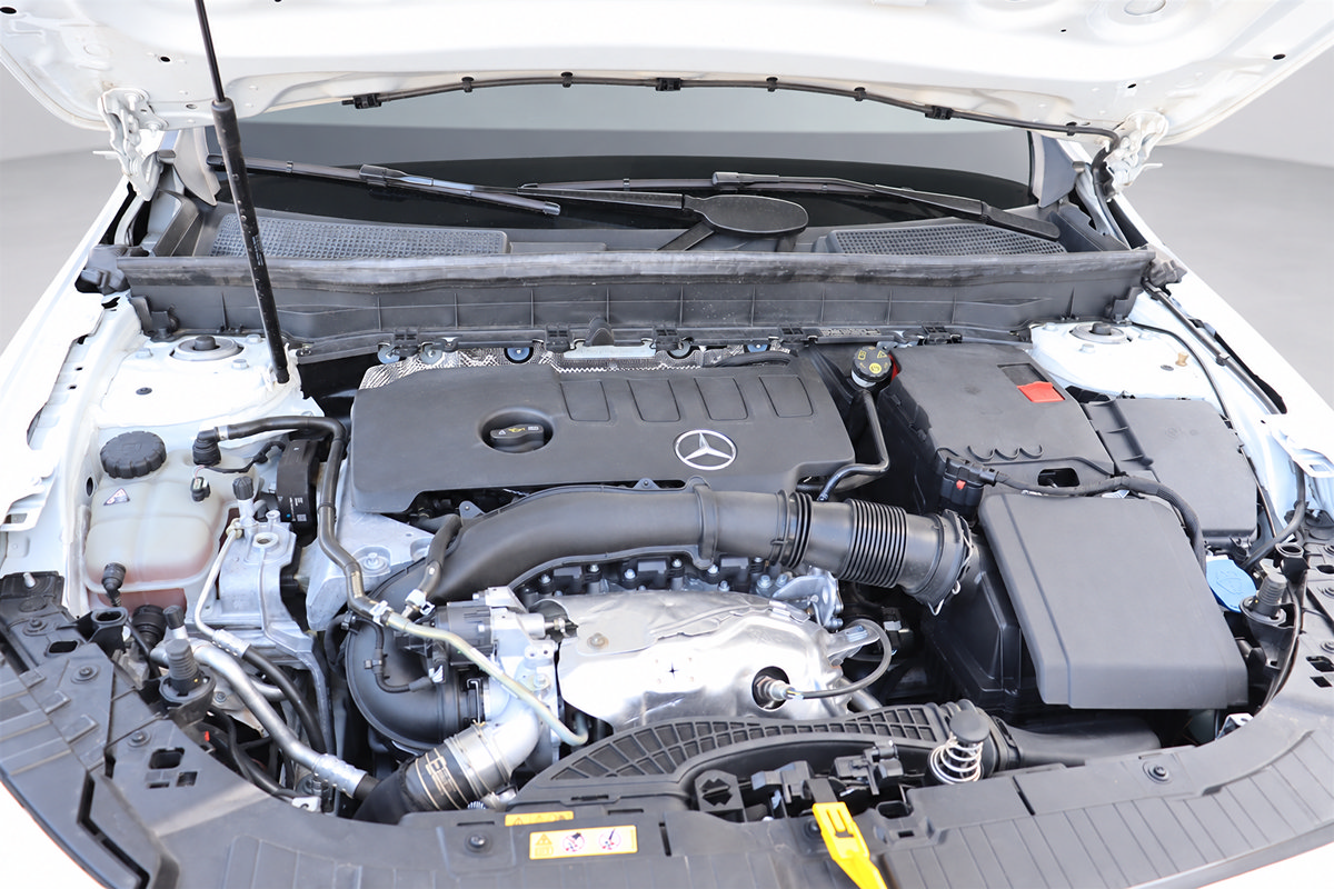 Used 2022 Mercedes-Benz GLB 250 w/ Premium Package Lite image 43