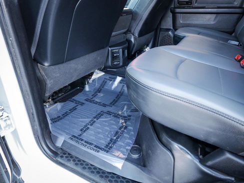 Used 2022 RAM 2500 Tradesman w/ Chrome Appearance Group image 31