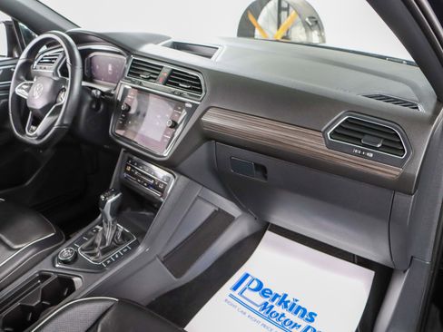 Used 2022 Volkswagen Tiguan SEL R-Line AWD/4WD image 28