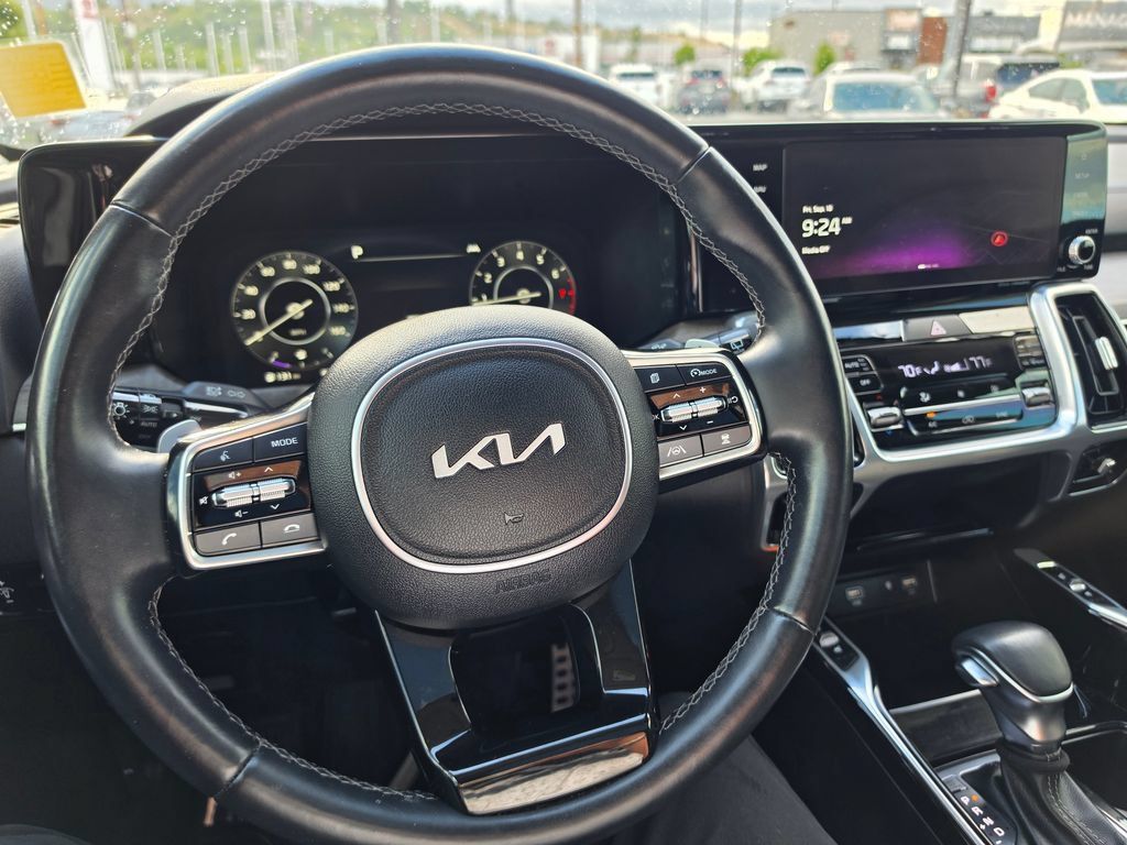 Certified 2023 Kia Sorento SX Prestige AWD/4WD image 22