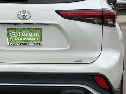 Used 2021 Toyota Highlander XSE image 6