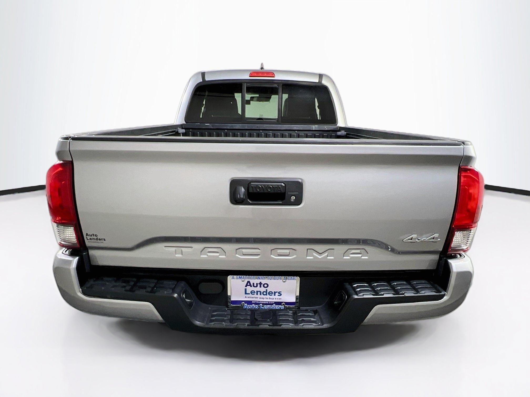 Used 2018 Toyota Tacoma SR w/ SR Convenience Package AWD/4WD image 6