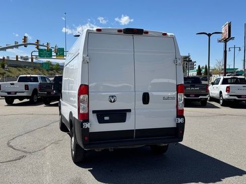 Used 2025 RAM ProMaster 2500 w/ Convenience Group FWD image 8