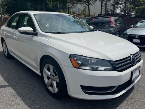 Used 2012 Volkswagen Passat 2.5 SE FWD image 1