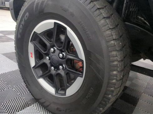 Used 2020 Jeep Wrangler Unlimited Rubicon w/ Dual Top Group AWD/4WD image 37