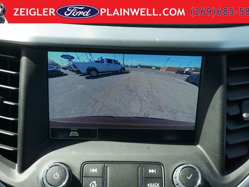 Used 2023 GMC Acadia SLT w/ LPO, Floor Liner Package AWD/4WD image 19