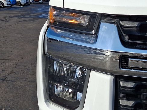 Used 2022 Chevrolet Silverado 2500 LT w/ Fleet Comfort Package image 9