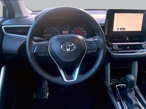 Certified 2025 Toyota Corolla Cross LE w/ Moonroof Package AWD/4WD image 6