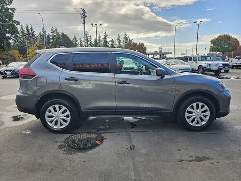 Used 2018 Nissan Rogue S image 4