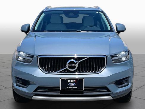 Used 2021 Volvo XC40 T4 Momentum FWD image 4