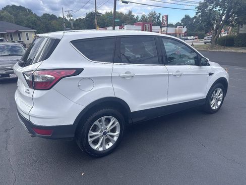 Used 2017 Ford Escape SE AWD/4WD image 4