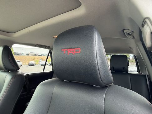 Used 2021 Toyota 4Runner Venture w/ Moonroof Package AWD/4WD image 11