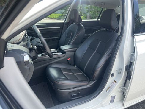 Used 2024 Nissan Altima 2.5 SR FWD image 16