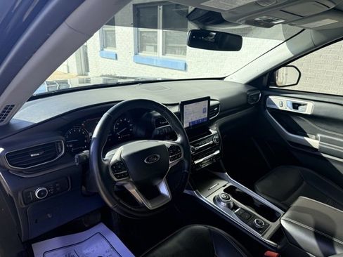 Used 2021 Ford Explorer Limited w/ Equipment Group 301A image 14