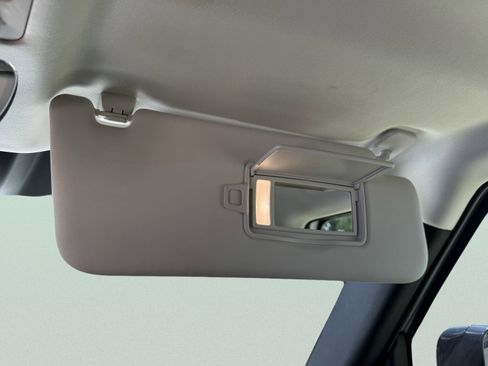 Used 2023 Land Rover Defender 90 S image 58