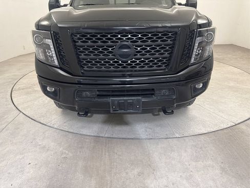 Used 2019 Nissan Titan SL w/ Midnight Edition AWD/4WD image 16