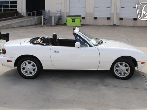 Used 1990 MAZDA MX-5 Miata image 4