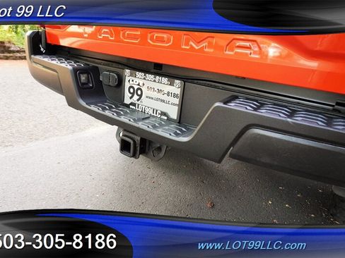 Used 2017 Toyota Tacoma SR5 w/ Tow Package AWD/4WD image 32