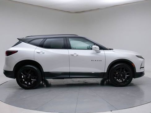 Used 2023 Chevrolet Blazer RS w/ Enhanced Convenience Package FWD image 9