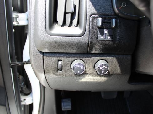 Used 2022 Chevrolet Colorado ZR2 AWD/4WD image 18