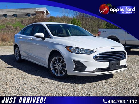 Used 2020 Ford Fusion SE image 1