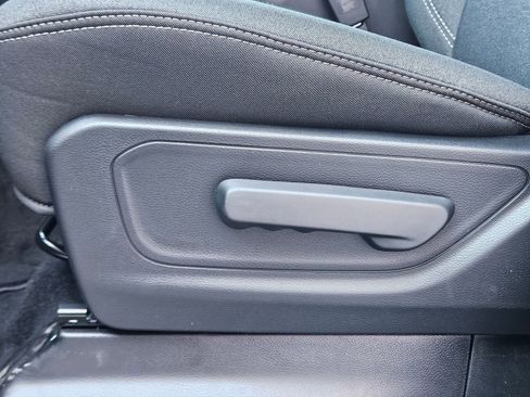 New 2026 RAM 1500 Express AWD/4WD image 18