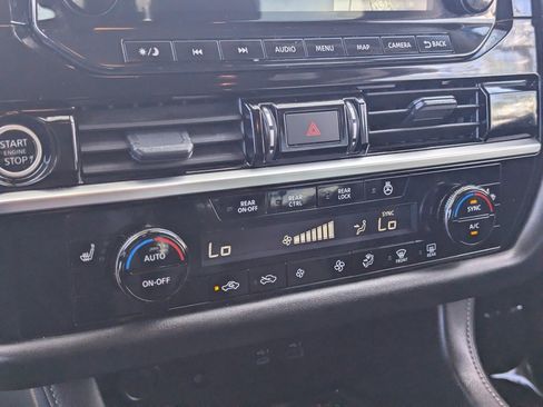 Certified 2024 Nissan Pathfinder SL image 24