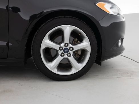 Used 2013 Ford Fusion SE FWD image 19