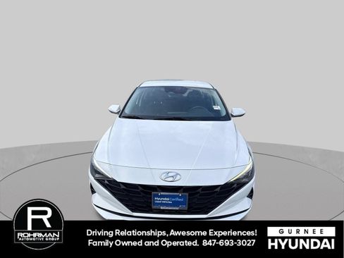 Used 2021 Hyundai Elantra SE FWD image 3
