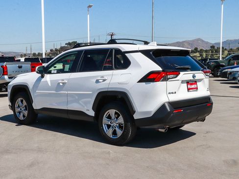Certified 2023 Toyota RAV4 LE AWD/4WD image 5