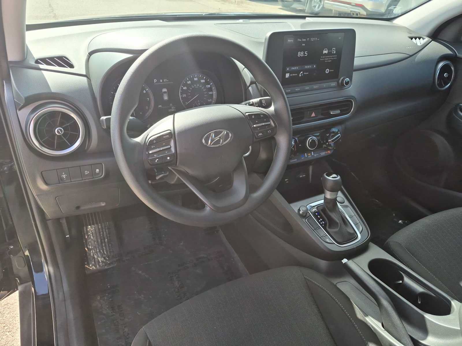 Certified 2022 Hyundai Kona SEL FWD image 10