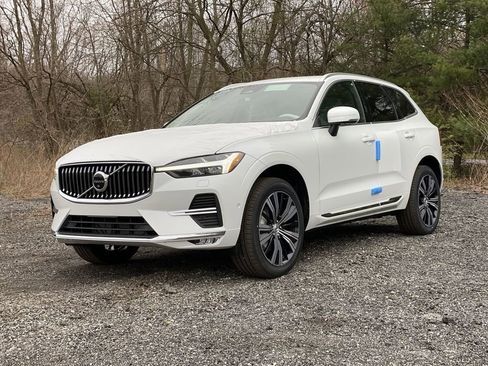Used 2023 Volvo XC60 B5 Plus w/ Climate Package AWD/4WD image 1