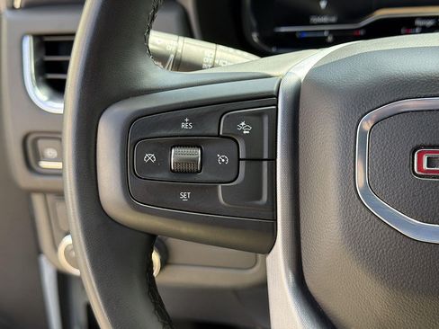 Used 2024 GMC Yukon SLT RWD image 35