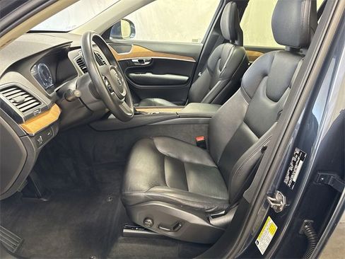 Used 2022 Volvo XC90 T6 Momentum w/ Protection Package image 10