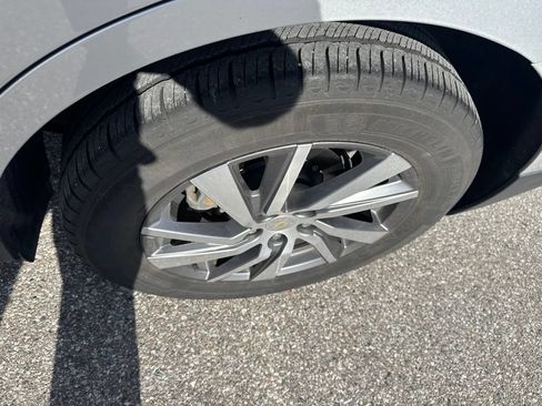 Used 2022 Chevrolet Equinox LT FWD image 9