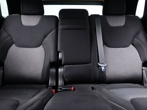 Used 2014 Jeep Cherokee Latitude FWD image 18