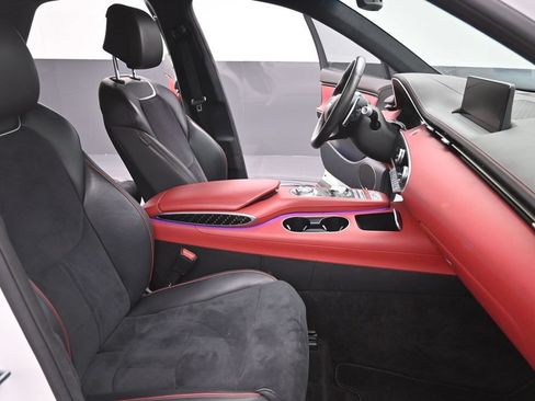 Used 2022 Genesis GV70 3.5T Sport w/ Sport Prestige Package AWD/4WD image 27
