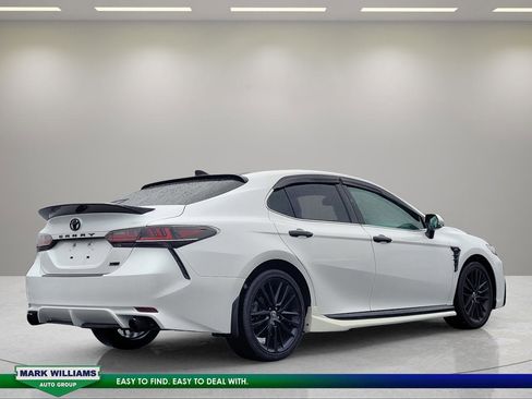 Used 2022 Toyota Camry XSE FWD image 4