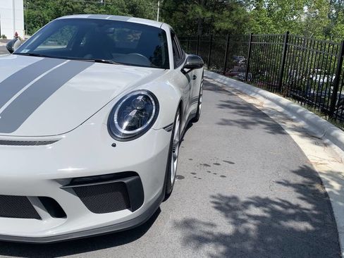 Used 2018 Porsche 911 GT3 RWD image 9