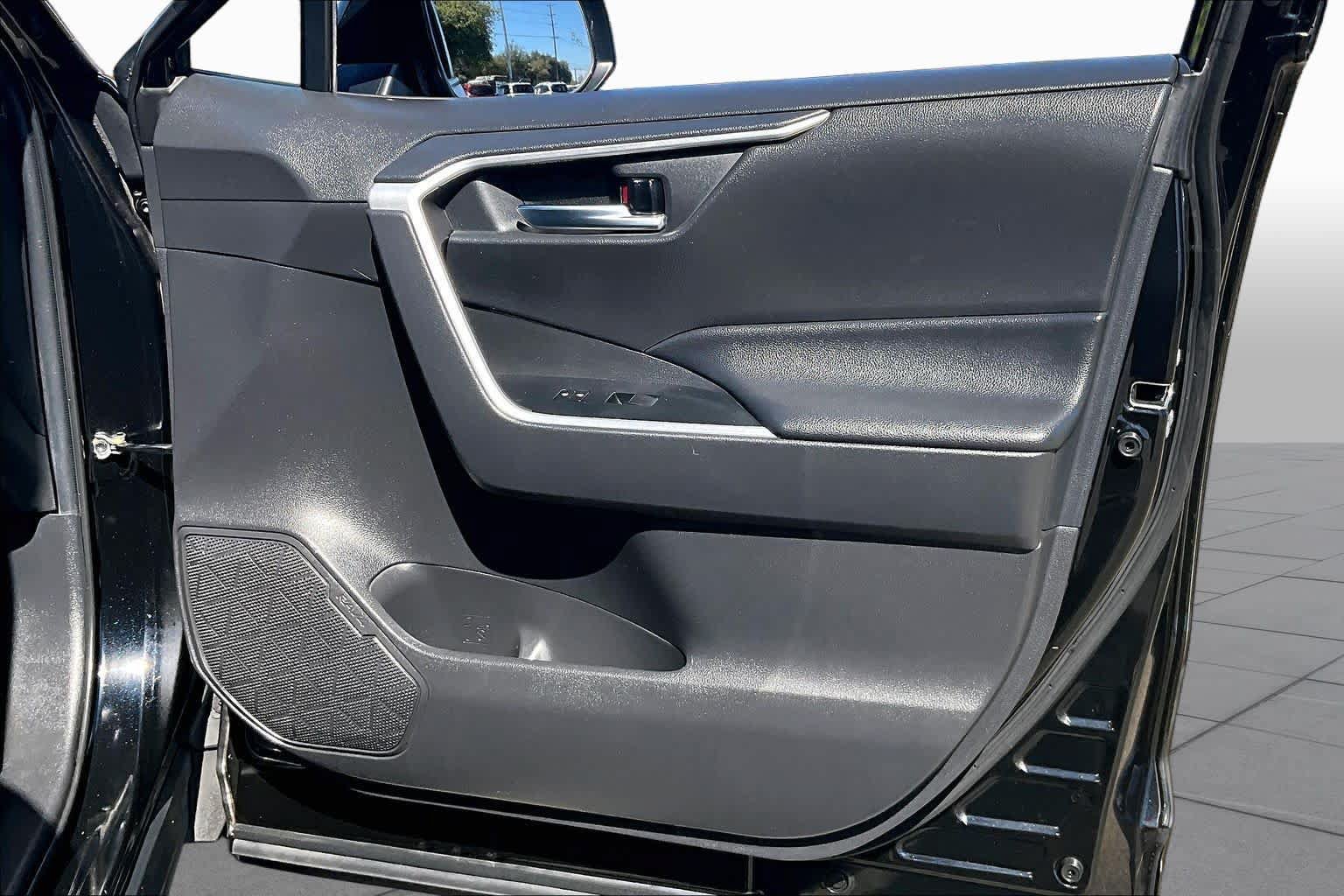 Certified 2021 Toyota RAV4 XLE AWD/4WD image 22