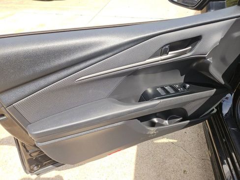 Used 2025 Toyota Camry SE image 14