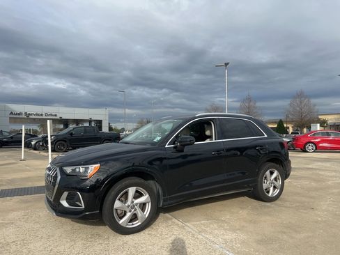 Used 2020 Audi Q3 2.0T Premium image 2