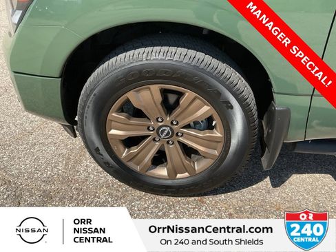 Certified 2024 Nissan Titan SV w/ SV Bronze Edition Package image 9