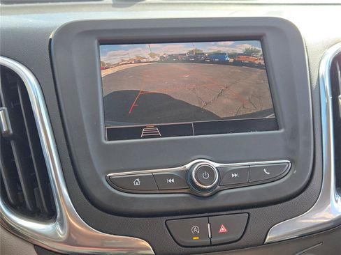 Used 2023 Chevrolet Equinox LT image 30